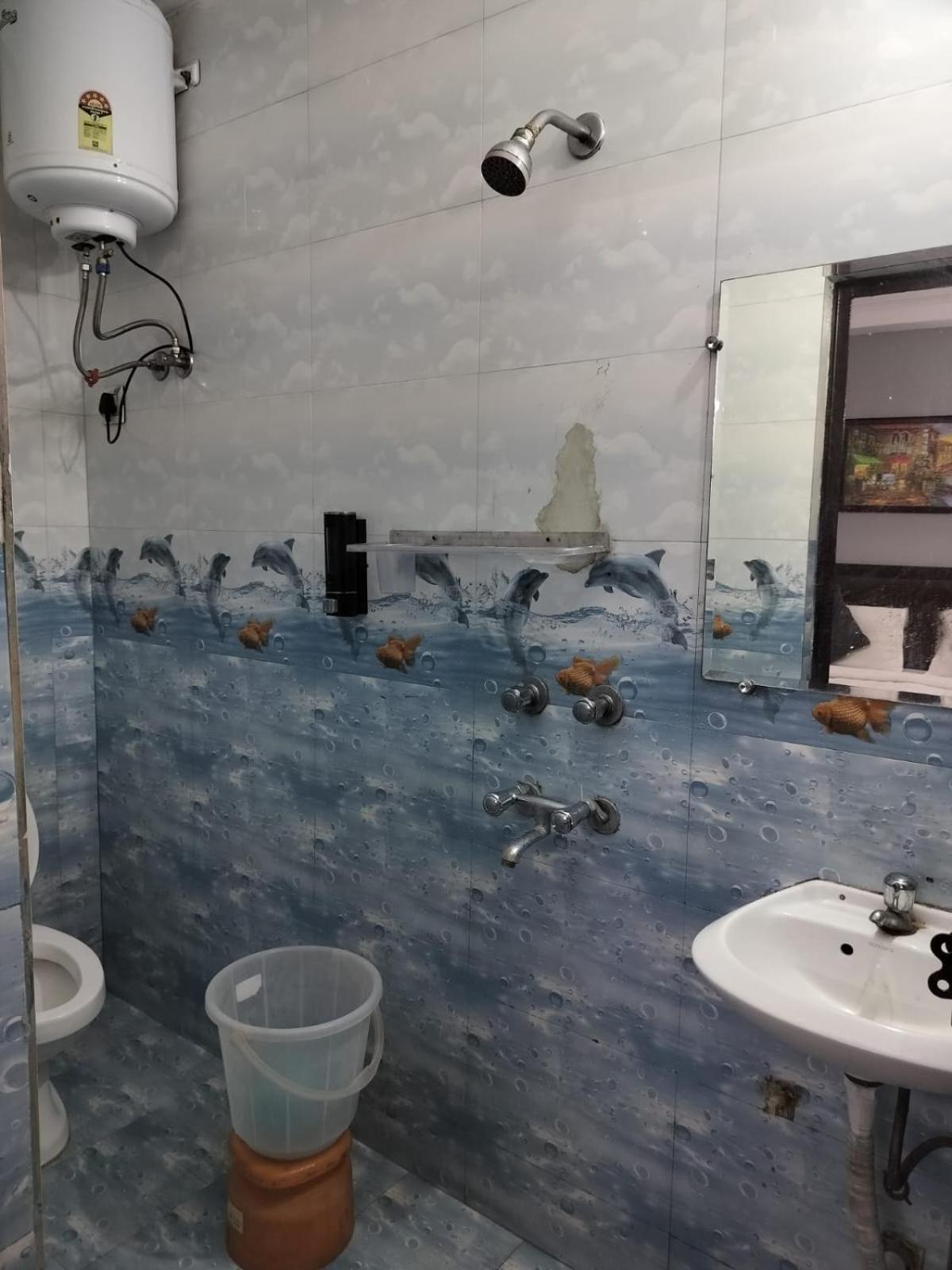 Hotel Cr Residency - Near Us Embassy Chanakyapuri 4*